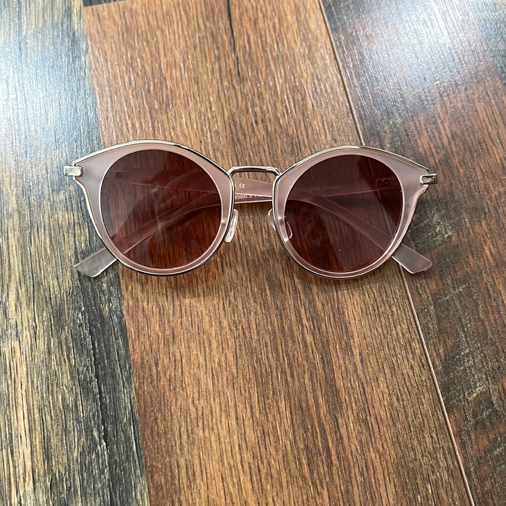 Sunglasses bundle - Picture 5 of 7